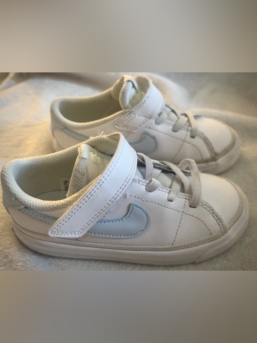 Nike Toddler Sneakers Size 9C White Blue Velcro No Tie Unisex